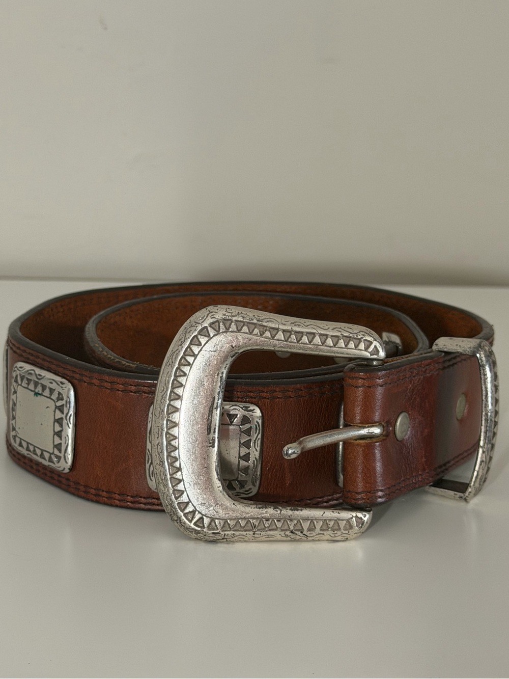 Women’s brown leather belt with silver hardware and embellishments size 28